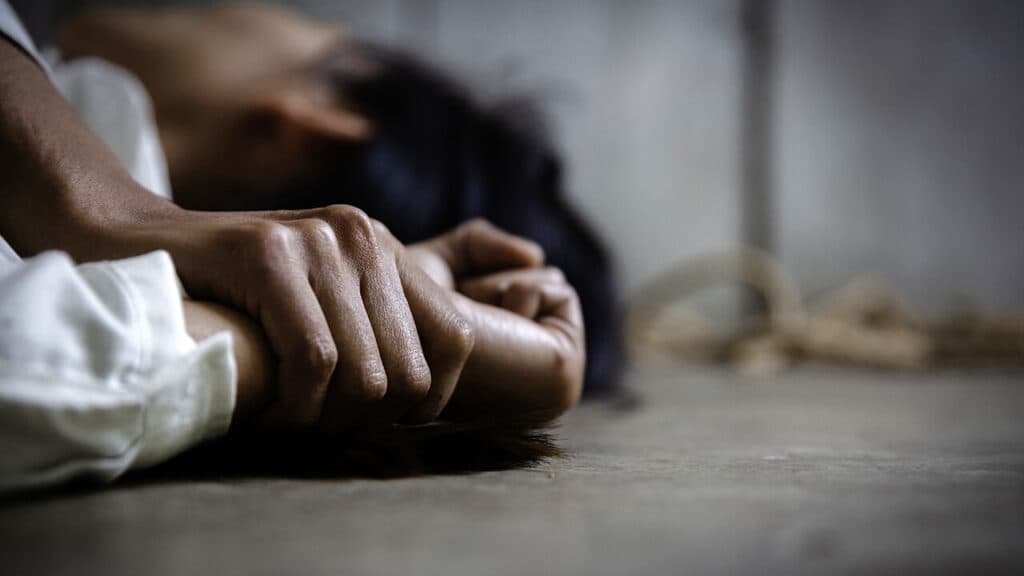 Tenta di bruciare viva la compagna: in carcere 40enne di Casarano