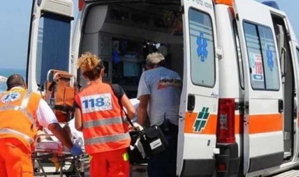 Porto Cesareo, carabiniere in vacanza salva una giovane colta da malore in auto