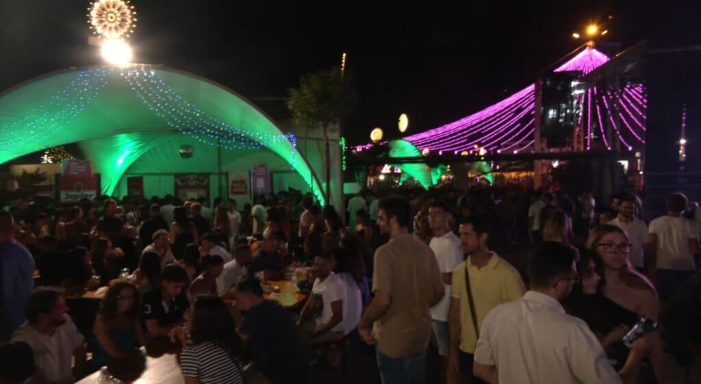 “Birra&Sound Mania” parte col botto: grande folla e musica