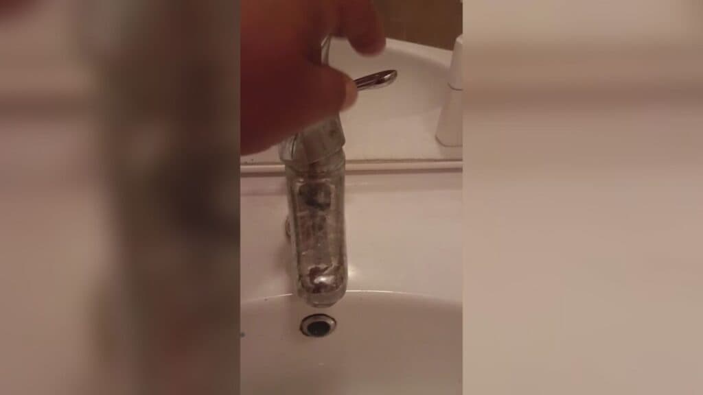 Rubinetti a secco a Torre Lapillo, la denuncia di residenti e turisti