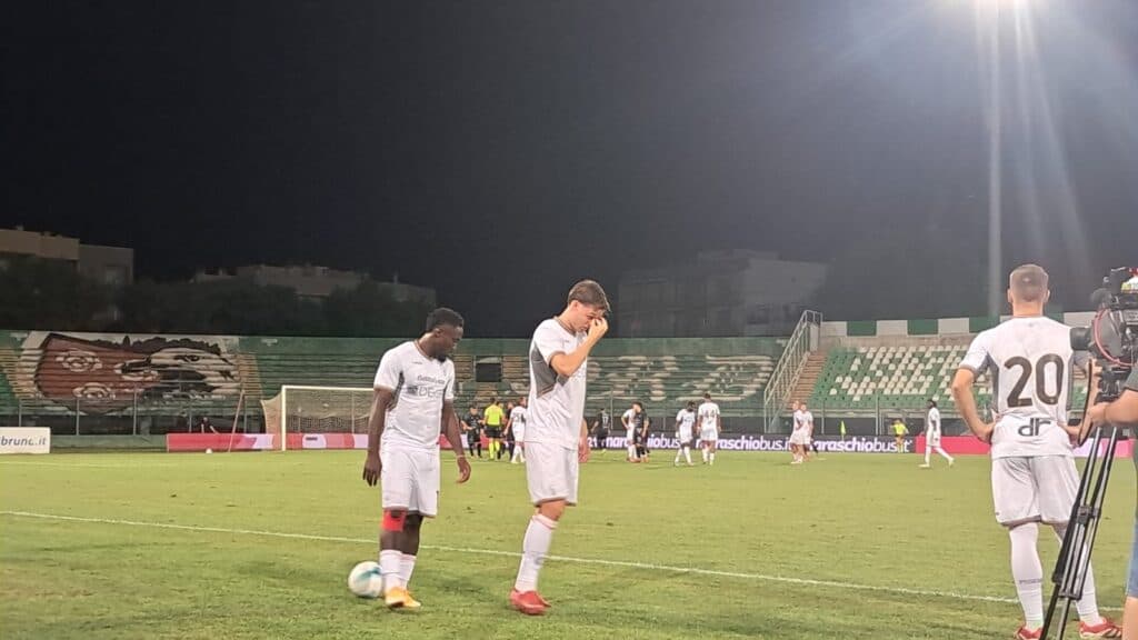 Dal 2-0 al pari: il Lecce si fa rimontare dal Monopoli
