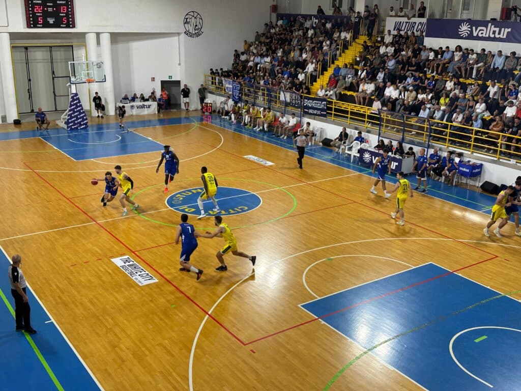 Bagno di folla a Ostuni per la Valtur Cup, Brindisi emoziona, vince Levice