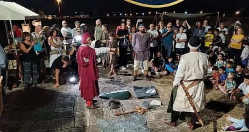 Apigliano si accende di Medioevo e stelle: una notte tra storia, musica e meraviglia
