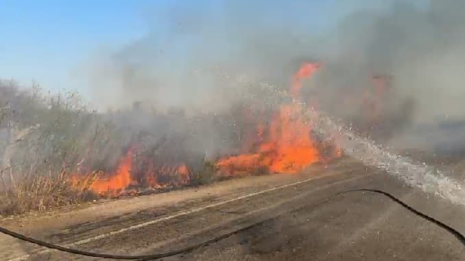 Continua la stagione (amara) degli incendi: 20 ettari in fumo a Matino