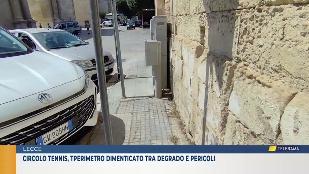 Lecce, degrado e incuria nella zona del circolo tennis