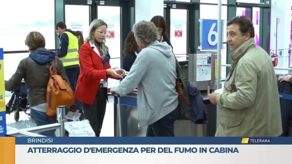 Atterraggio d'emergenza a Brindisi per del fumo in cabina