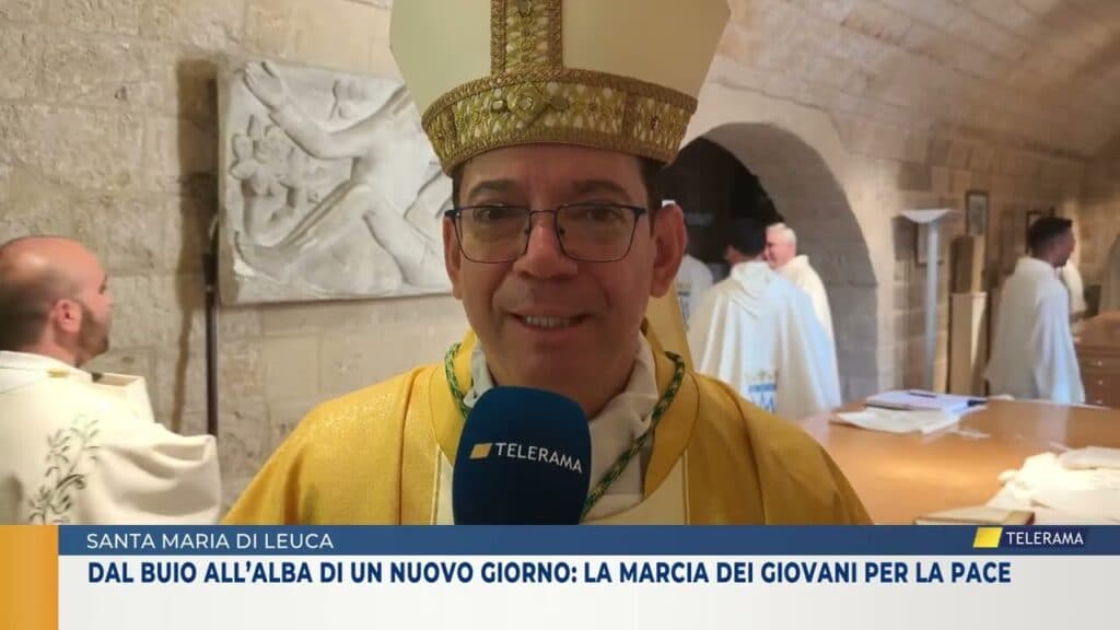 Dal buio all’alba di un nuovo giorno: la marcia dei giovani per la pace da Alessano a Leuca
