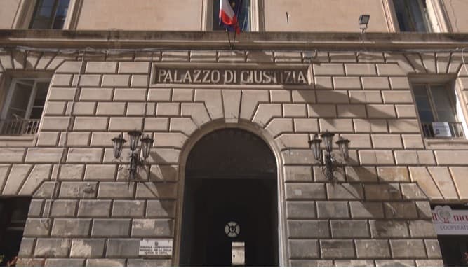 Otranto, parcheggi off limits alle auto: per un lido Tar sospende ordinanza