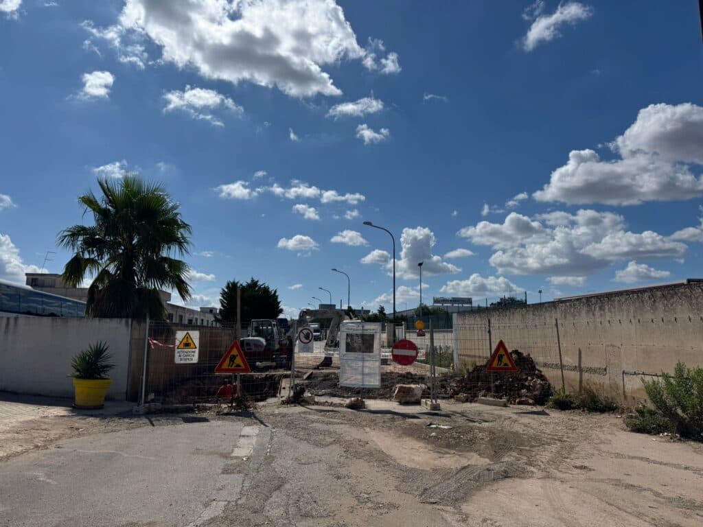 A Ceglie Messapica, lavori in corso per il deflusso delle acque meteoriche nella zona industriale