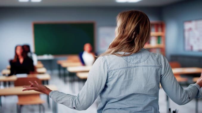 I docenti precari prendono servizio, poi lo stop: "tutto da rifare"