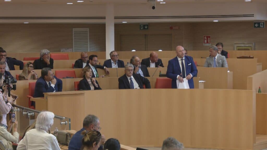 Regionali, FdI: "Se Decaro chiede discontinuità da Emiliano e Vendola ammette 20 anni di fallimenti"