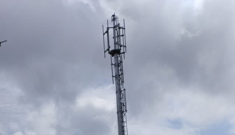 Cittadini in rivolta per l’antenna 5G installata vicino alle case e a un asilo nido