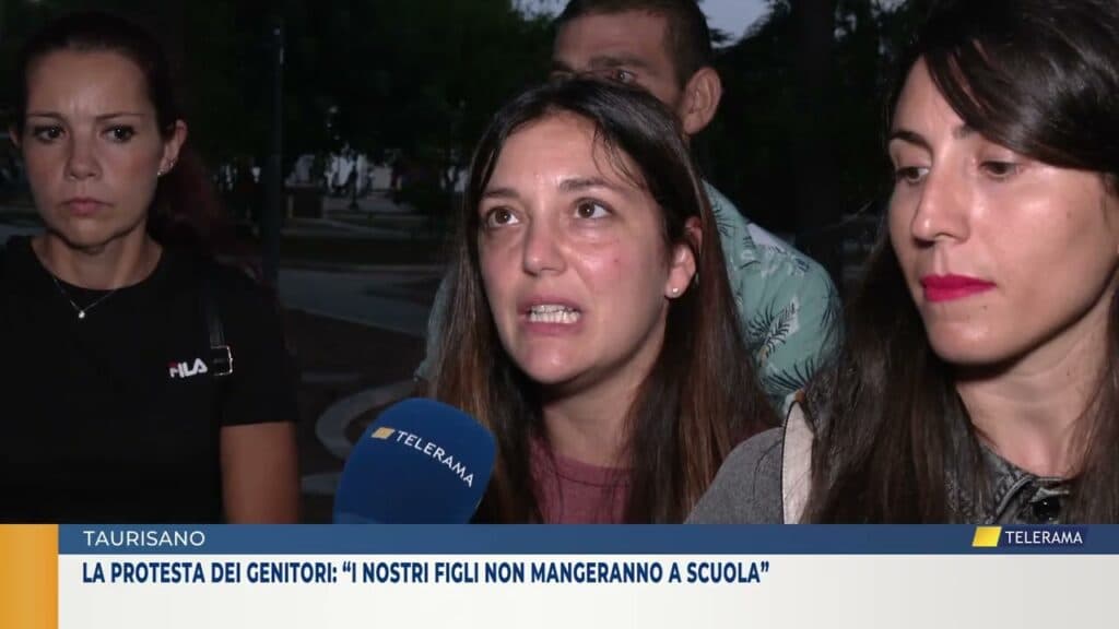 Taurisano, la protesta dei genitori: “I nostri figli non mangeranno a scuola”