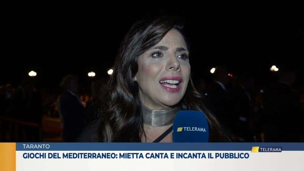 Sul palco della festa per i Giochi del Mediterraneo Mietta "canta" ed "incanta" il pubblico