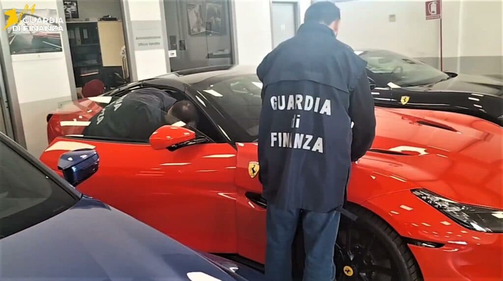 Frode da 43 milioni sull’import di auto di lusso: sequestri anche in Puglia