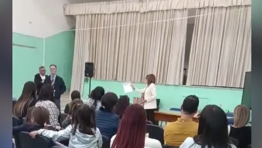 Caso mensa: a Taurisano si dimette l’assessora Carolì. A Veglie il tar "boccia" La Fenice