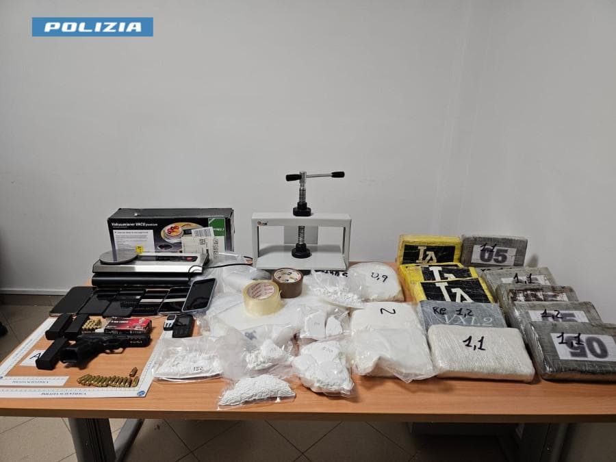 Maxi-sequestro di cocaina in Puglia: due arresti e armi ritrovate
