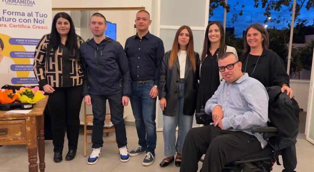 Vivere oltre la disabilità: a Taurisano via all’aperitivo letterario in giardino