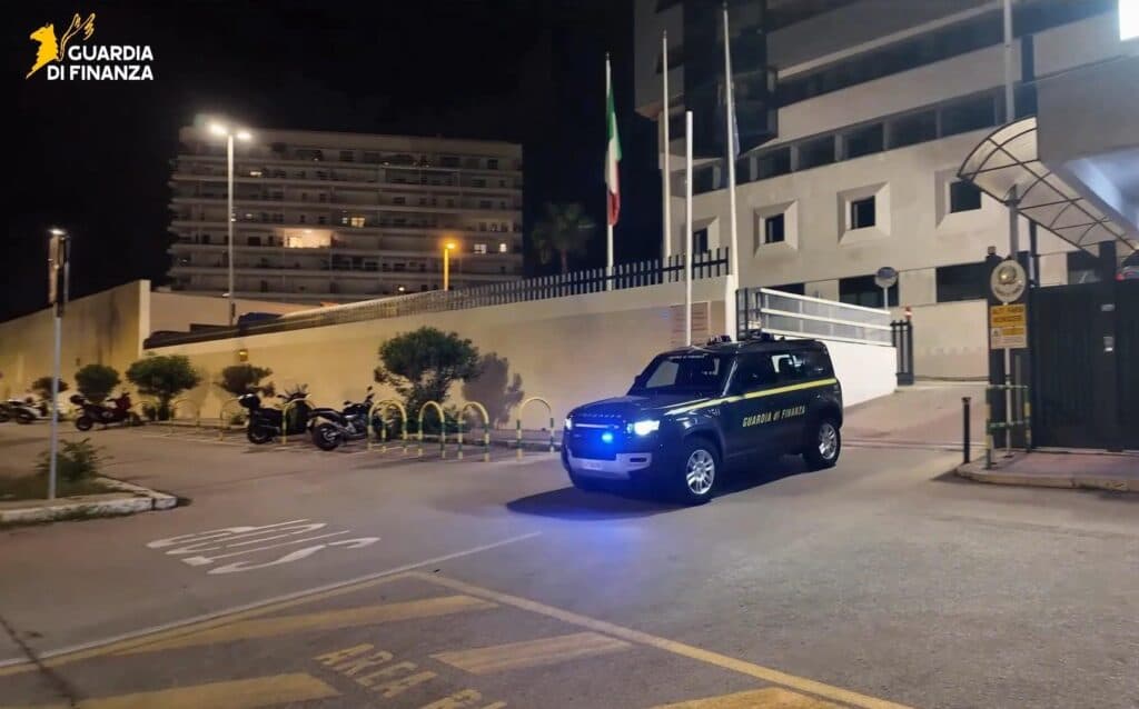 Scambio elettorale politico-mafioso ed estorsione: sei arresti tra Bari e Foggia