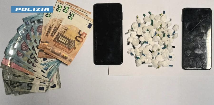 Sorpreso con 59 dosi di cocaina, arrestato 22enne a Taurisano