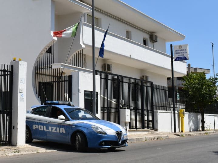 Presicce Acquarica, spaccio dietro il banco della frutta: arrestato 61enne
