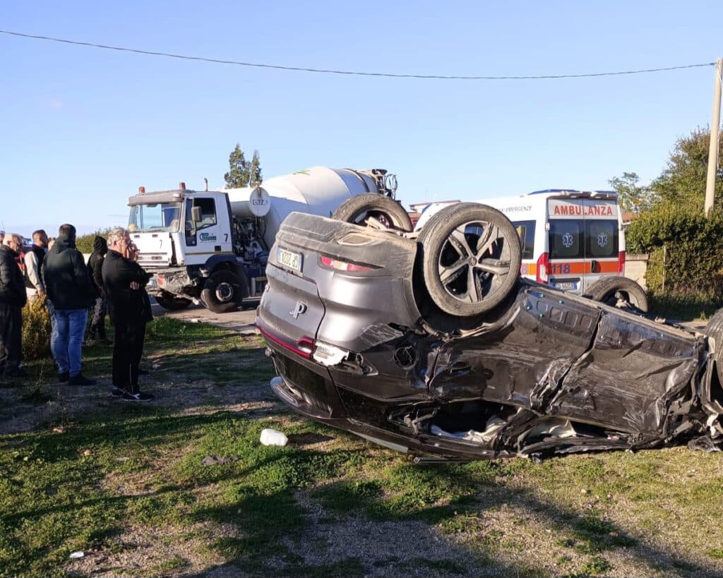 Violento scontro sulla Veglie–Leverano: donna in ospedale