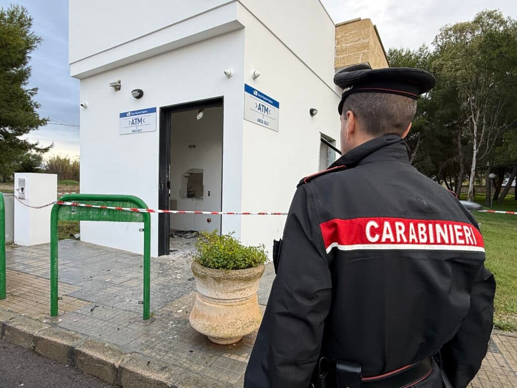 La banda della marmotta colpisce ancora: nella notte assalto al bancomat di Mancaversa