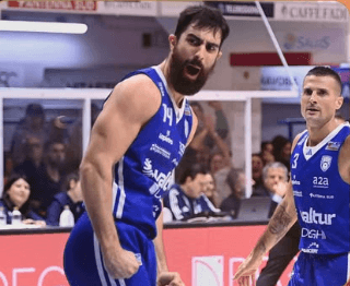 Valtur Brindisi attesa a Torino: la squadra di coach Bucchi cerca continuità