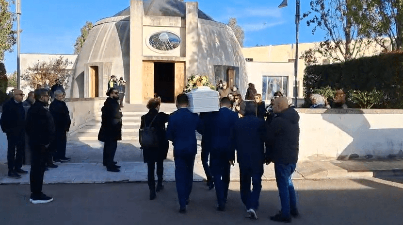 Calimera, dolore e silenzio per il piccolo Elia: domani i funerali e lutto cittadino