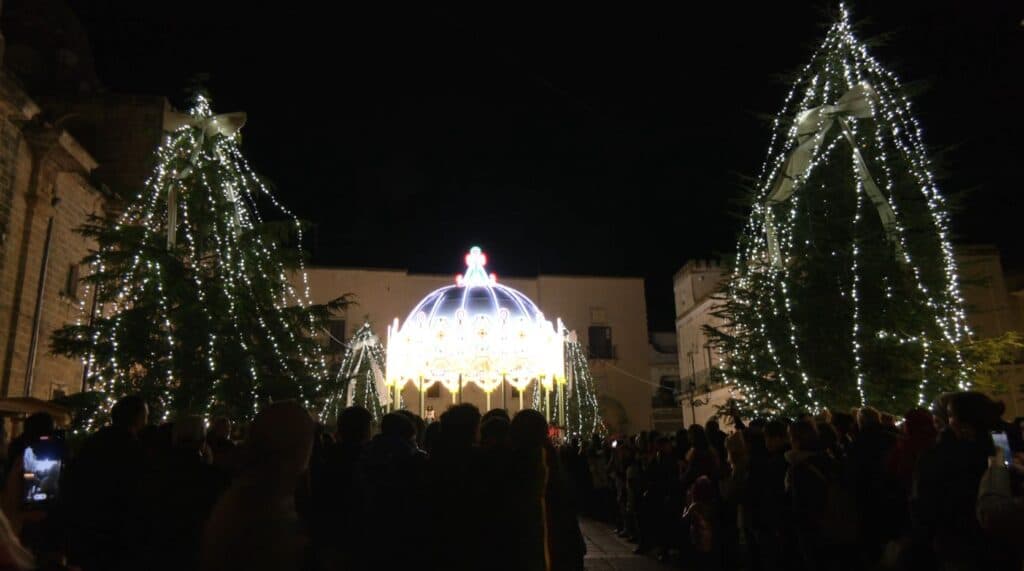 Taurisano, la magia del Natale illumina piazza Castello