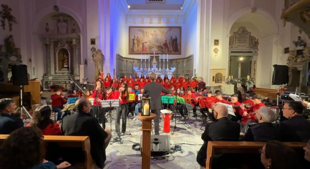 Suoni ed emozioni con il Gran Concerto di Natale dell'Istituto Comprensivo di Ugento