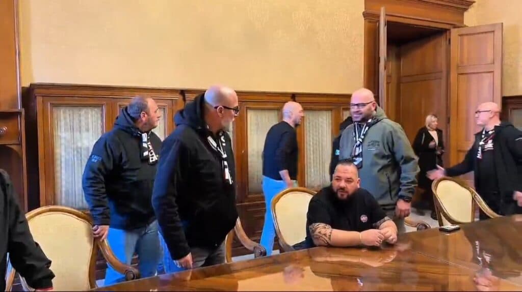 Protesta dei tifosi del Bari e incontro con il sindaco