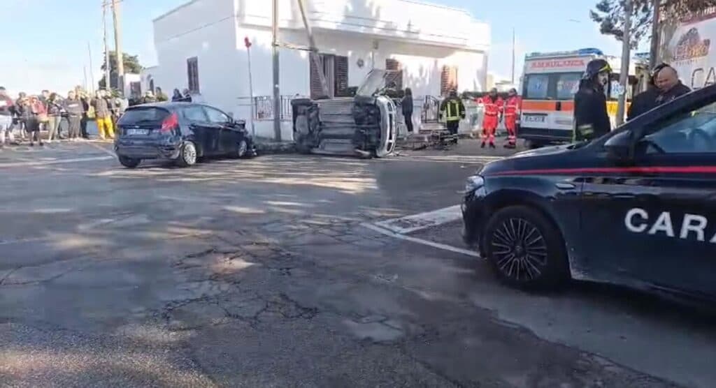 Scontro tra due auto alle porte di Taurisano: un morto
