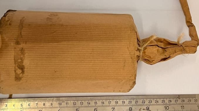 Bomba carta in Piazzetta Santa Chiara: arrestato 31enne