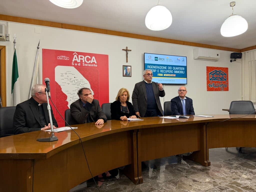 Sotto l'albero di Natale nove immobili assegnati a famiglie indigenti