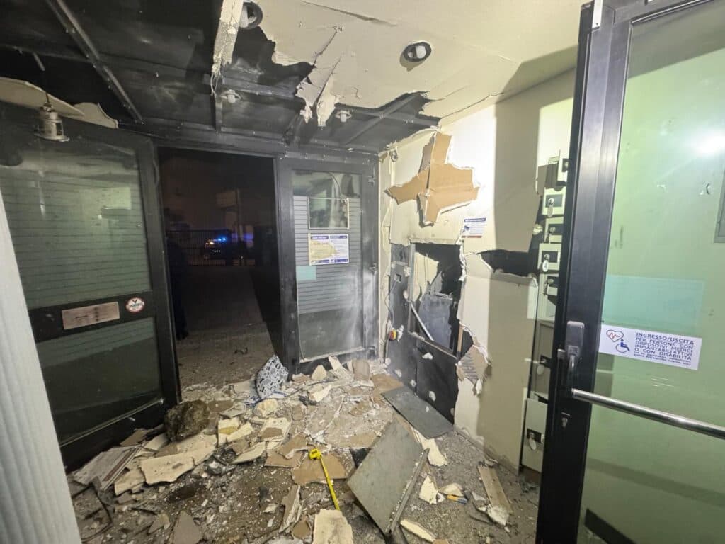 La banda della marmotta colpisce ancora: assalto al bancomat della BPP di Veglie