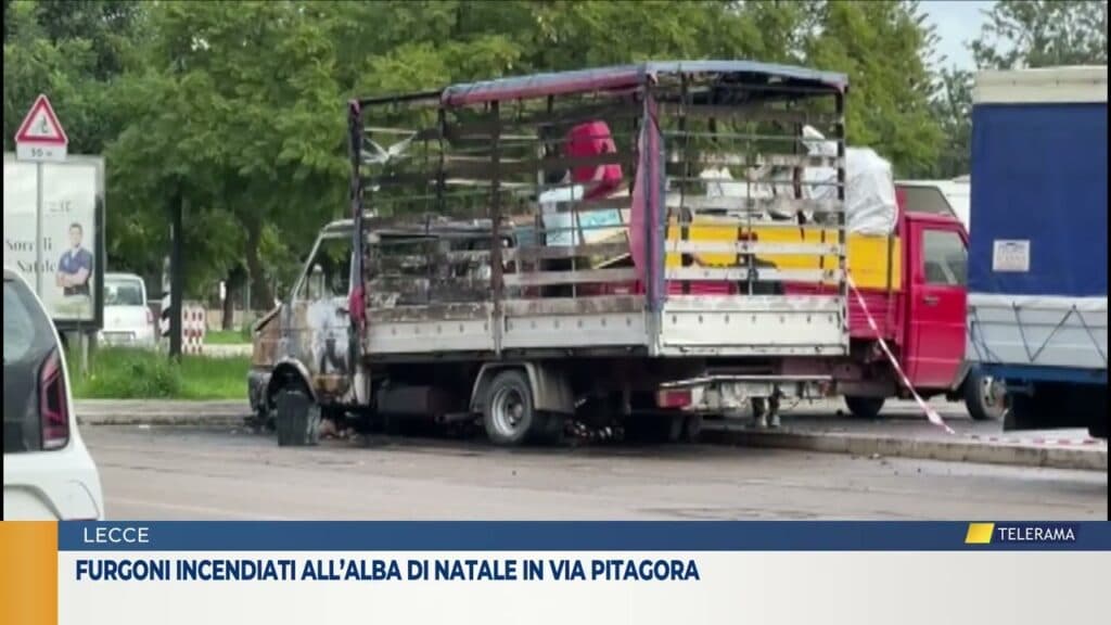 Lecce, furgoni incendiati all’alba di Natale in via Pitagora