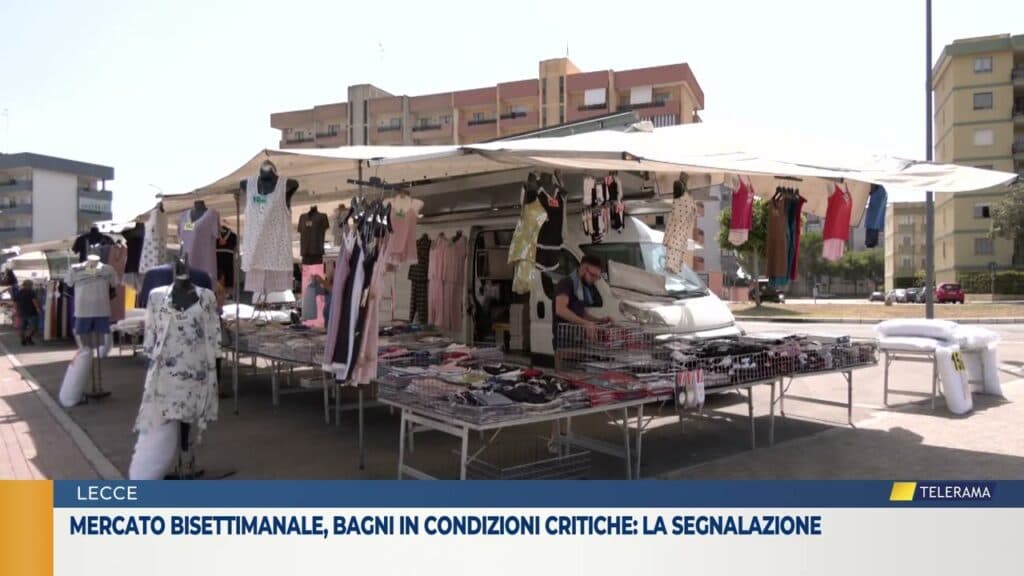 Mercato bisettimanale, bagni in condizioni critiche: la segnalazione