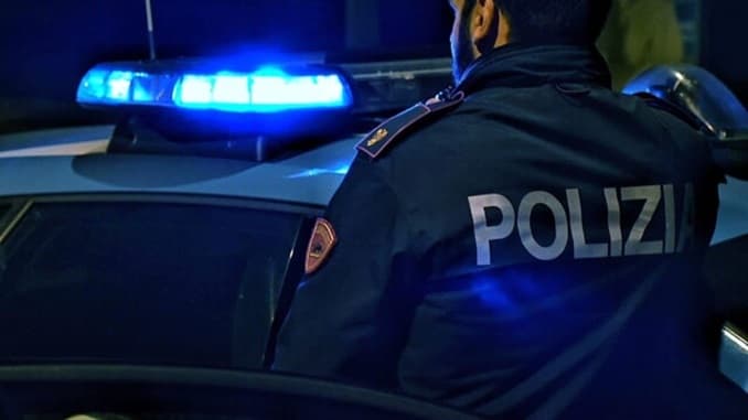 Taranto, picchiato e lasciato nudo per strada: grave un 44enne