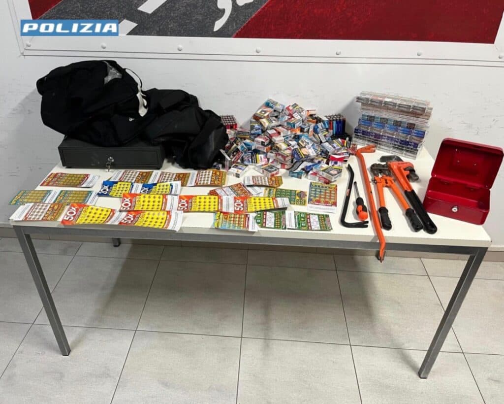 Furti in tabaccheria e inseguimento nella notte nel Brindisino