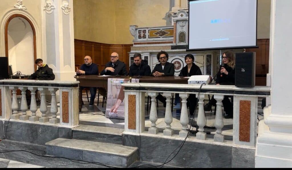 "Il gesto giusto", un video spot con Ettore Bassi per il corretto conferimento di rifiuti