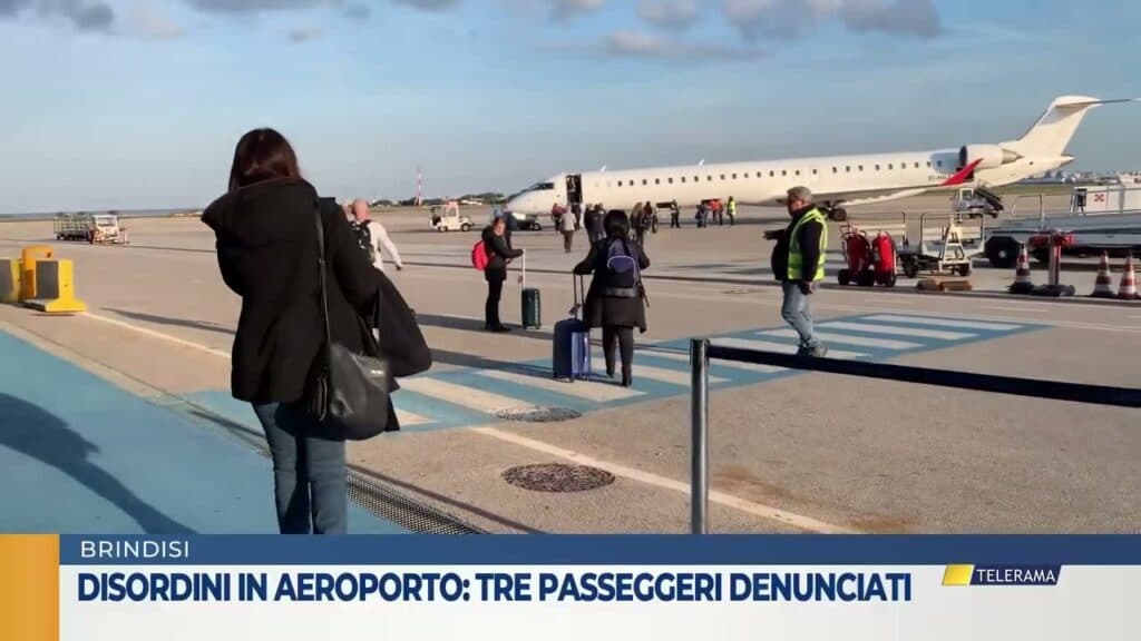 Disordini in aeroporto: tre passeggeri denunciati
