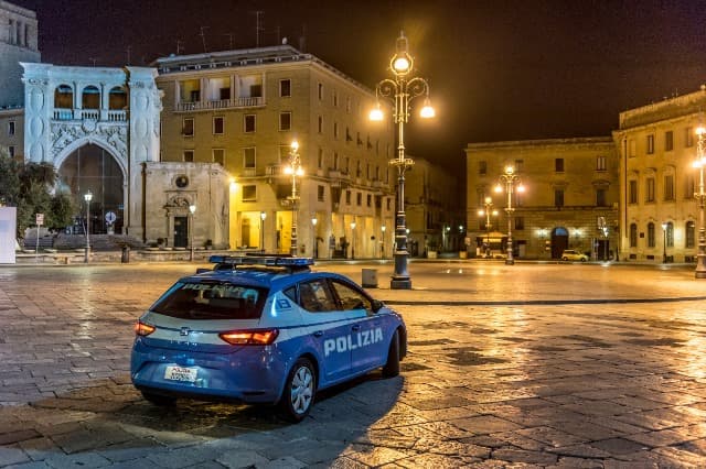 Fine settimana di controlli: 36enne denunciato per la “truffa dello specchietto”