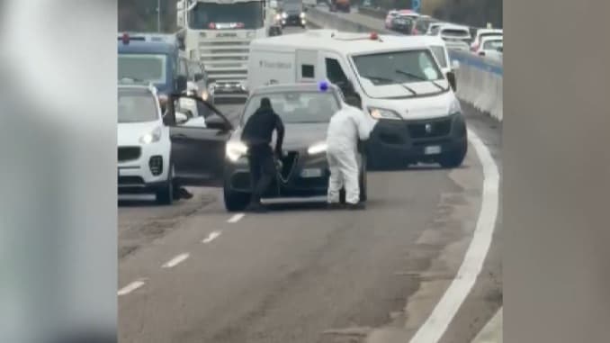 Assalto al portavalori: indaga l’Antimafia. Trovata una seconda auto della banda