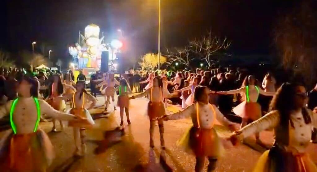 Grande partecipazione alla prima sfilata del Carnevale di Corsano: stimate oltre 20mila presenze
