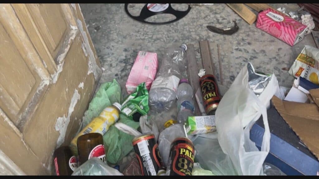 Degrado e incuria in via Casetti, a due passi da Porta San Biagio