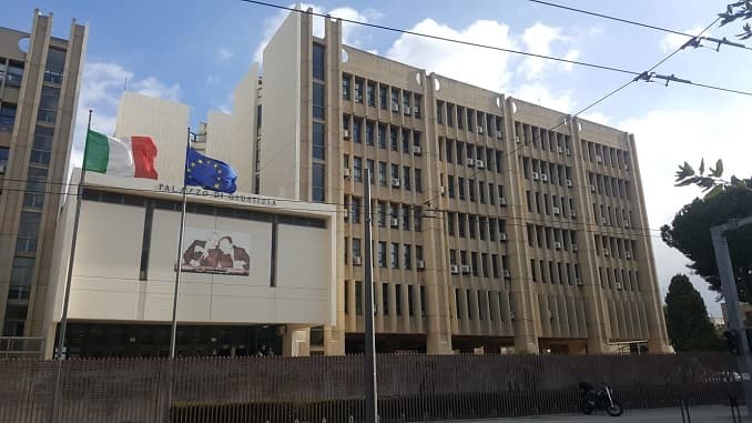 Sanità, dispositivi salvavita non forniti: chiesto il processo per due dirigenti Asl Lecce