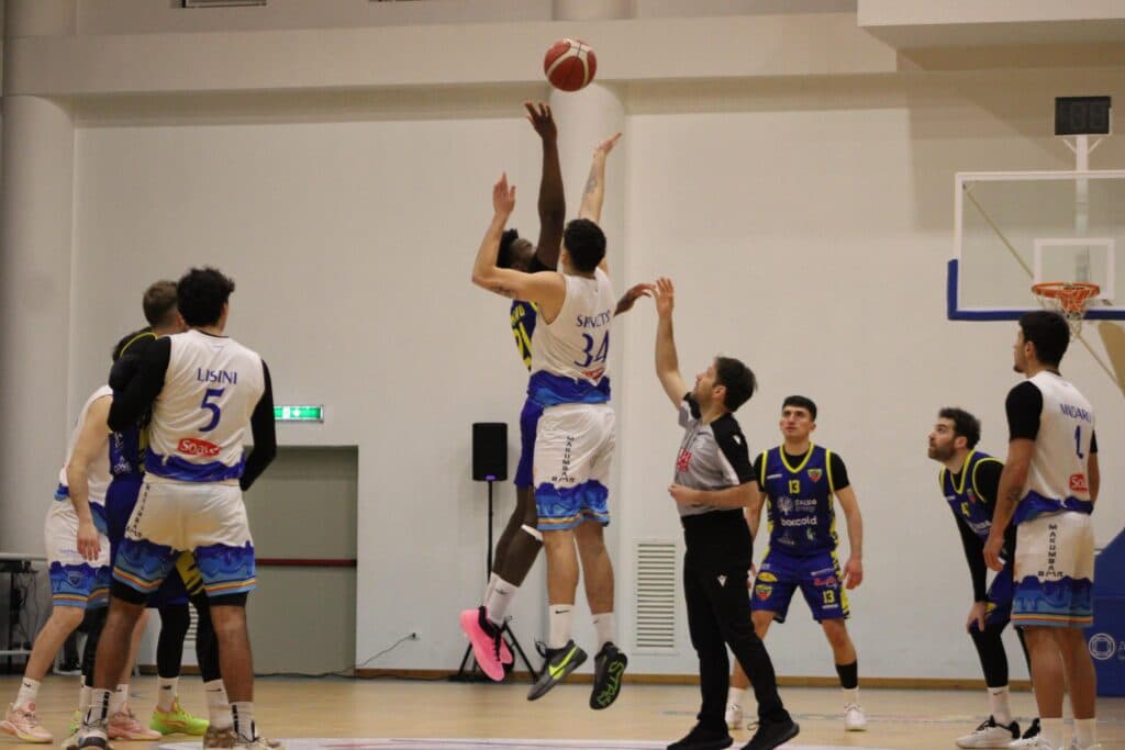Basket serie C: derby d'alta quota tra Lecce e Monteroni