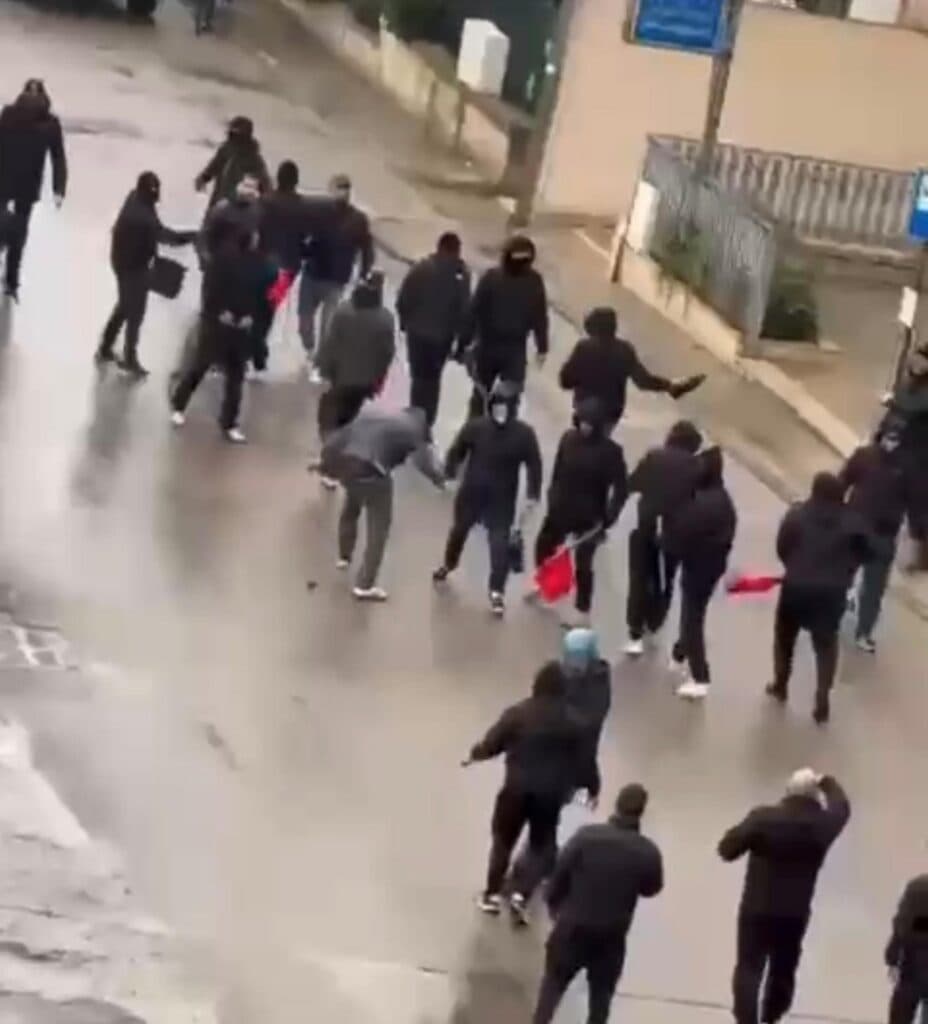 Scontri tra tifosi prima della gara tra Casarano e Casertana