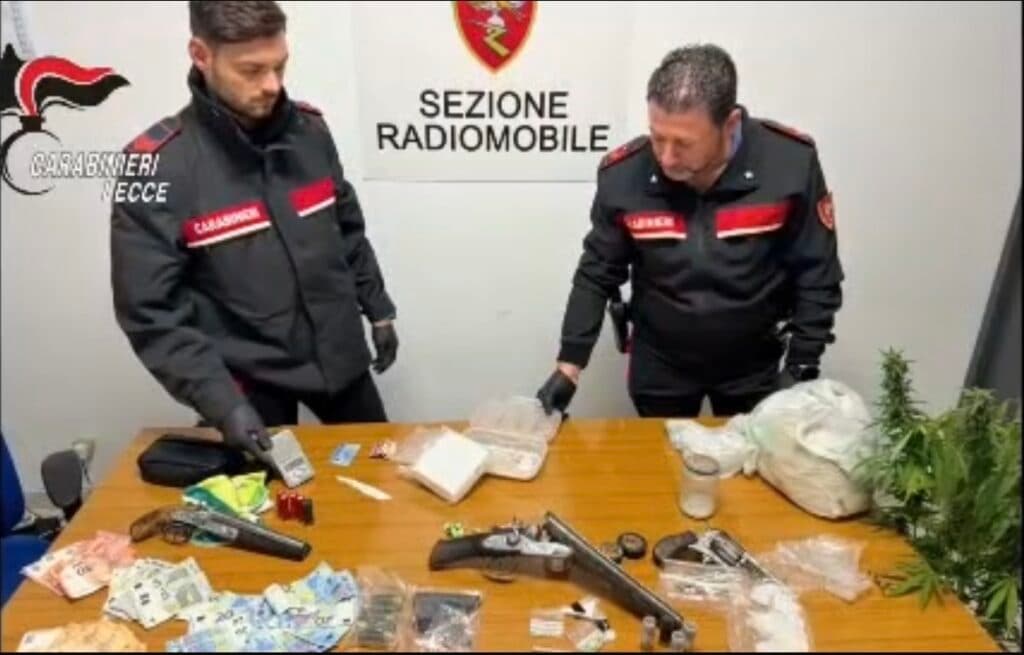 Armi e droga nascosti nel giardino: eseguite due misure cautelari a Veglie